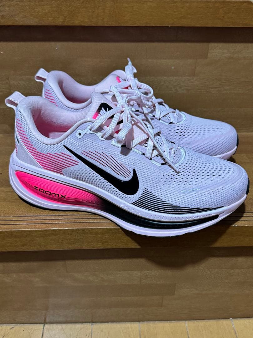 Nike ボメロ18 限定ピンク　28センチ