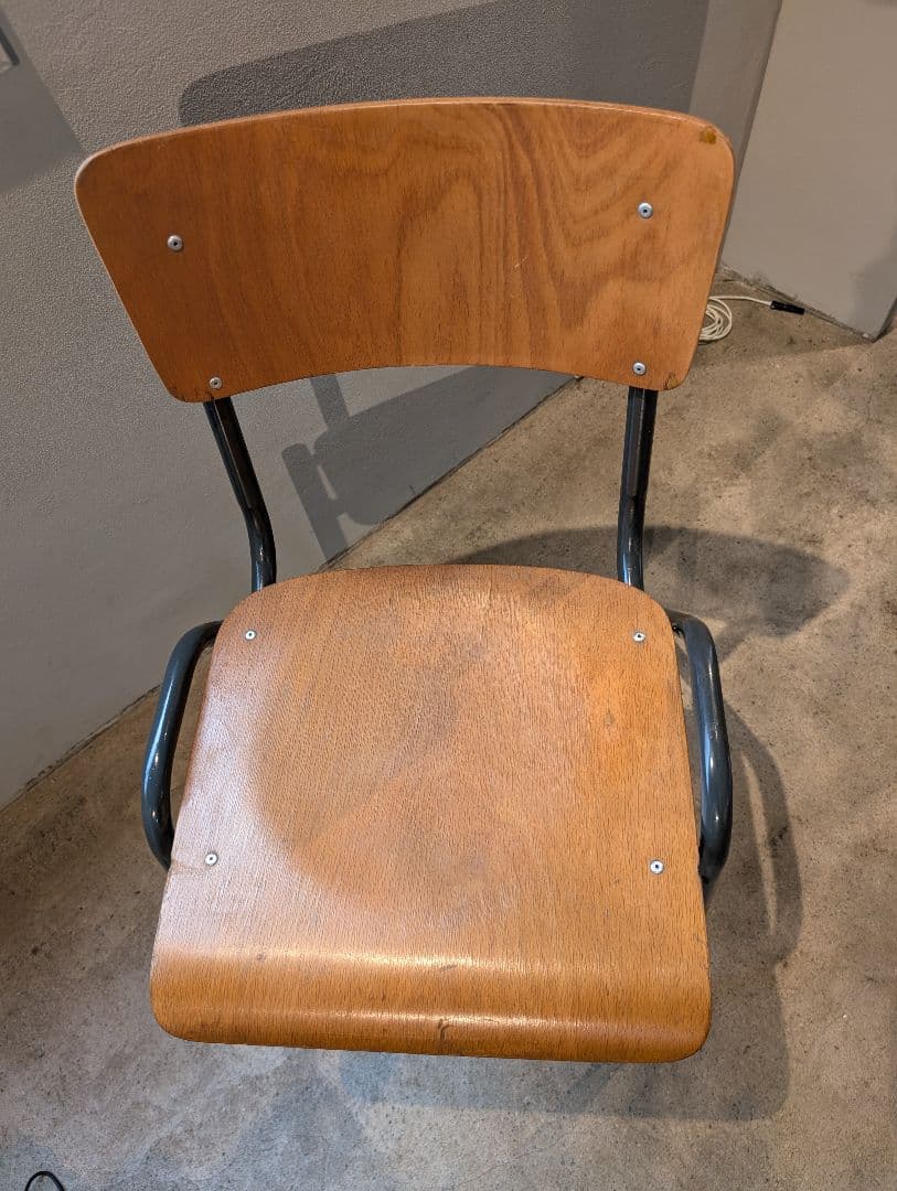 椅子 EQI-49 Stacking chair
