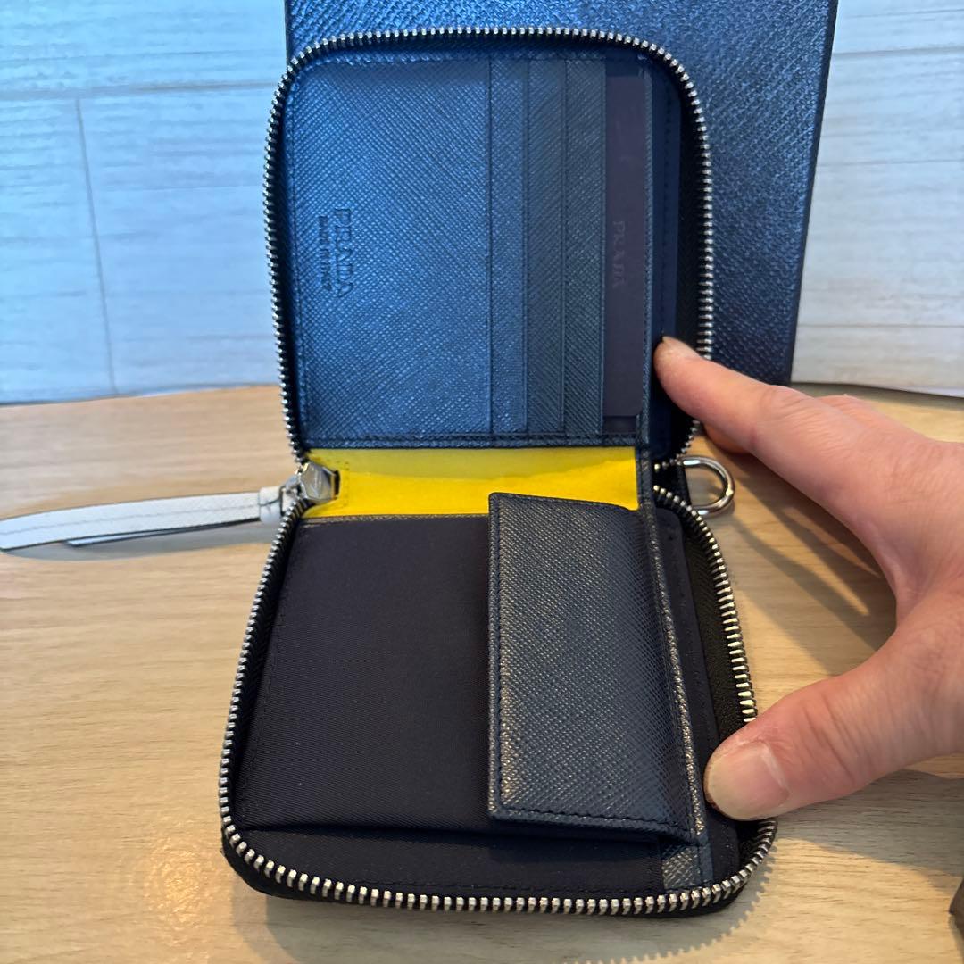 美品・未使用・PRADA カモフラージュ柄 二つ折財布