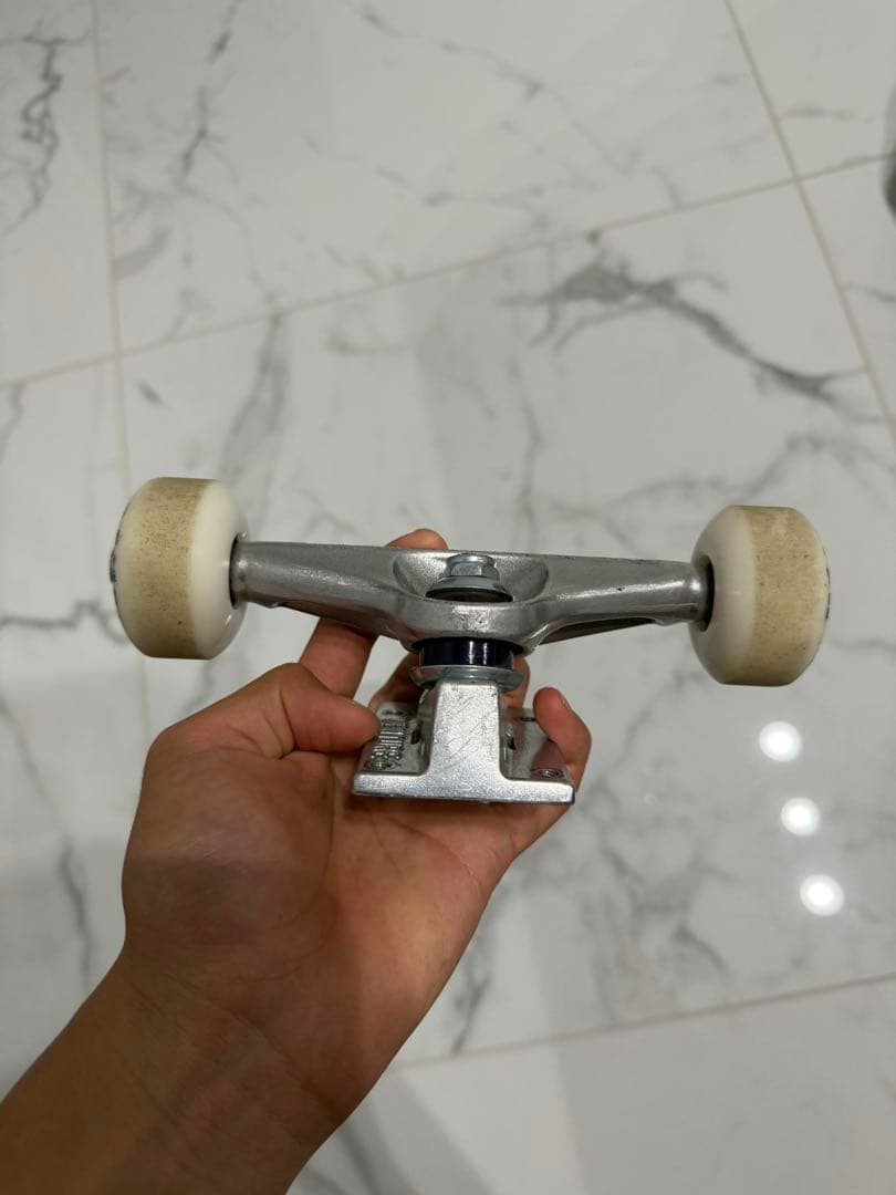 ベンチャー スケートボード トラック 52mm