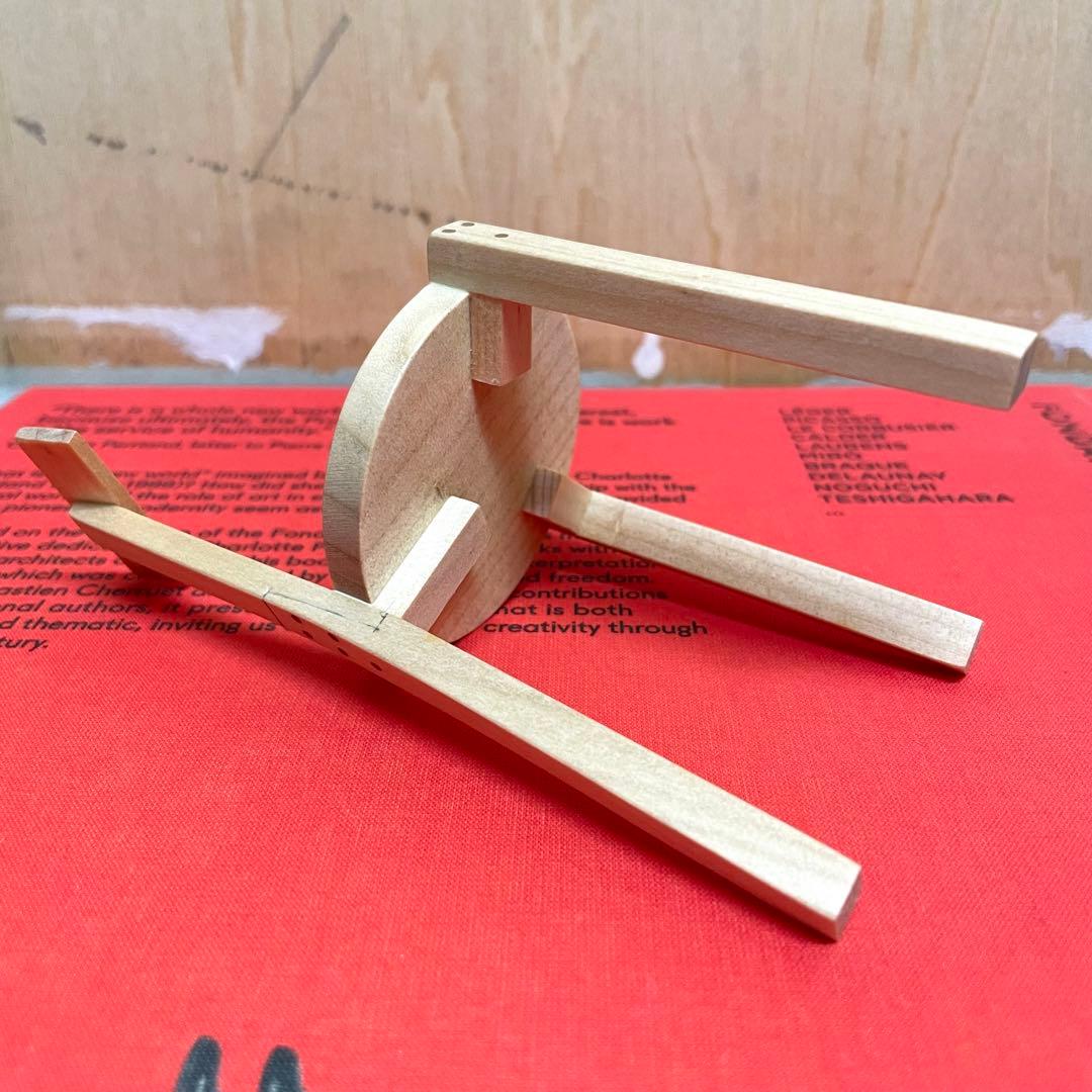 リナ・ボ・バルディ　GIRAFA CAIR ミニチュア