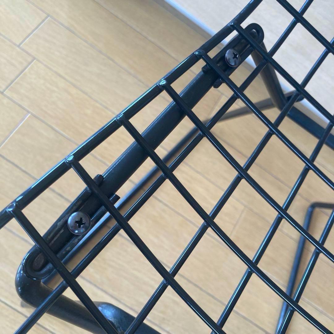 古いワイヤーチェア