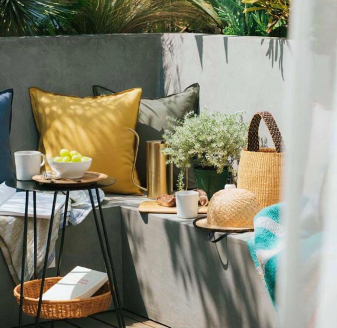 サイドテーブル・ナイトテーブル・ローテーブル IDEE WALLABY SIDE TABLE Black