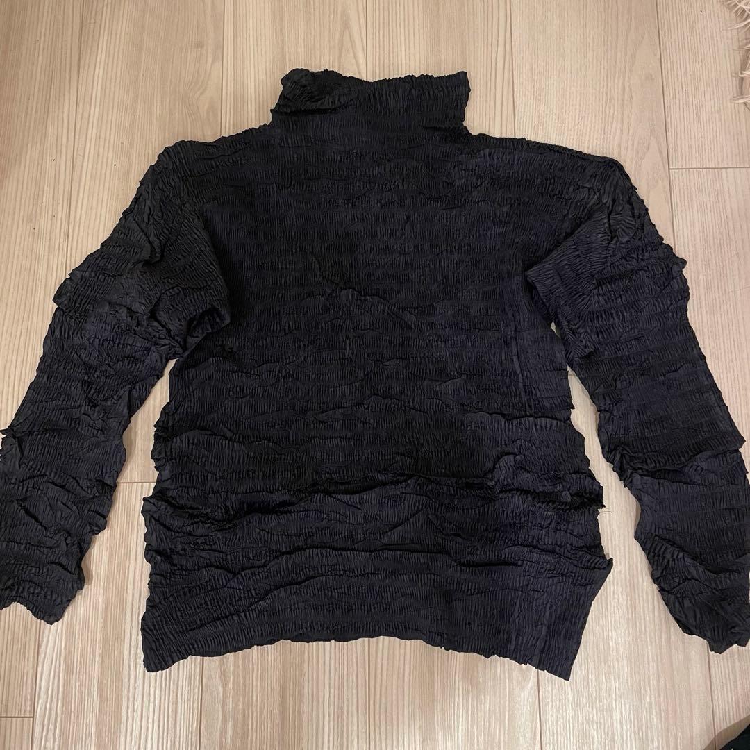 トップス ISSEY MIYAKE cut and sewn tops