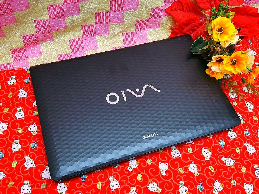 新型Win11搭載♪魅力なブラック♪新品SSD256搭載♪ソフト多数♪ブルーレイ