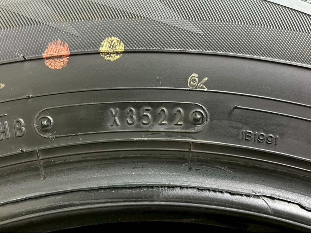 215/65R16 2022年製‼️ 国産✨ バリ山 冬タイヤ 4本