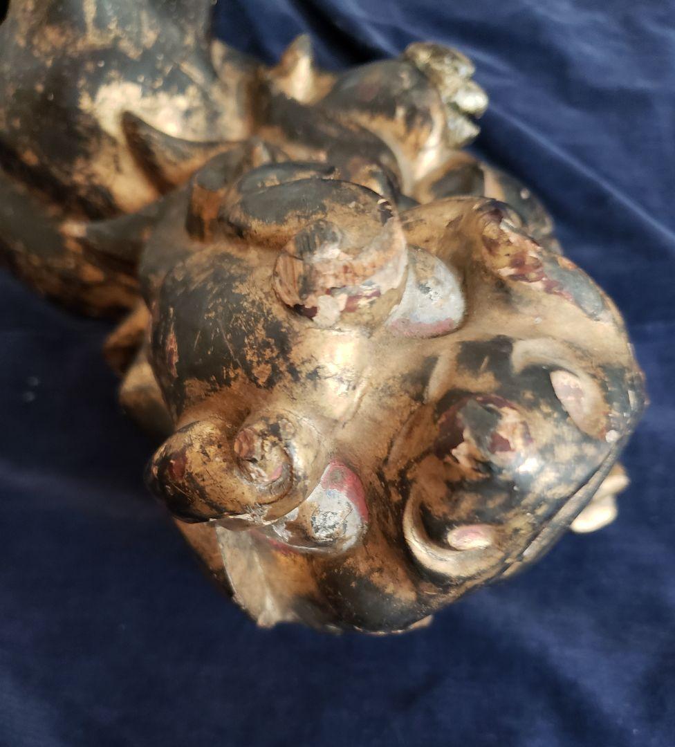 Ｎo197　古い獅子の金箔木彫(仏教彫刻) 室町・江戸期