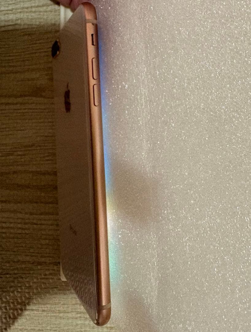 お*り様 iPhone 8 Plus 64GB ゴールド