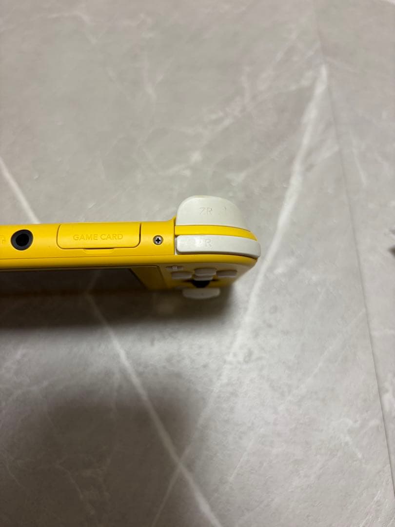 Nintendo Switch Lite イエロー 本体　充電コード無　保証書付