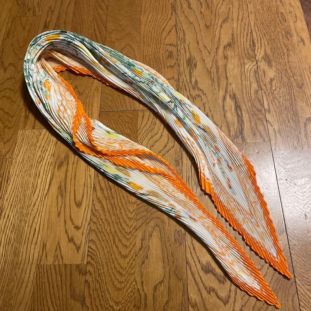 HERMES 花柄 シルクスカーフ　プリーツ