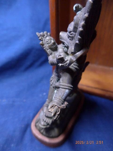 1080　とても古い青銅のインドの神様の像です