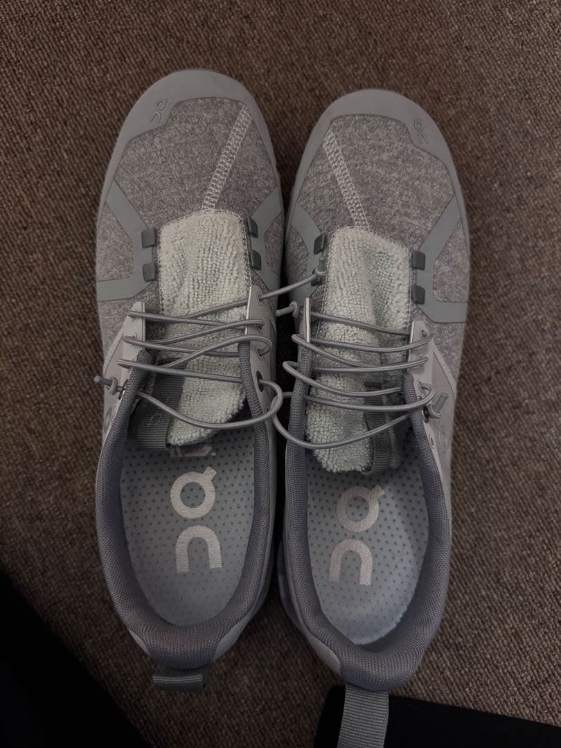 On Cloud オンクラウド スニーカー UK4 サイズ43