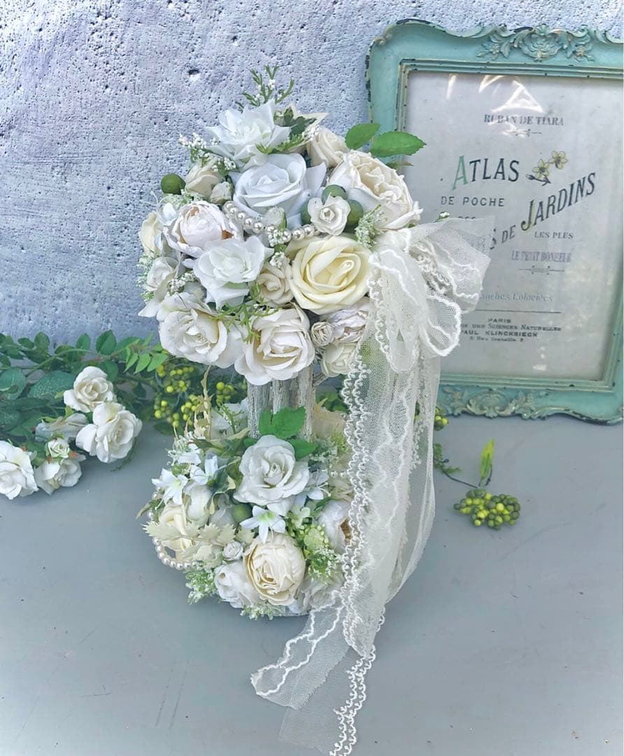 ミッチー❣️forest weddgingホワイト調ローズトピアリー公触媒