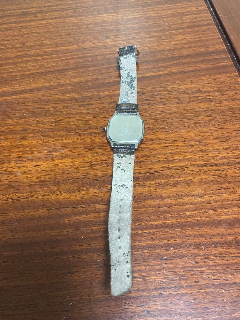 ジャンク　SEIKO DOLCE スクエア型