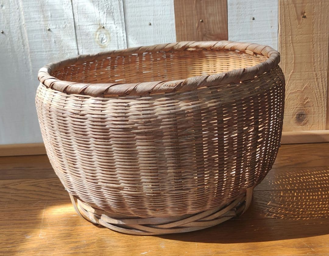 丸っとした竹細工のかご　骨董