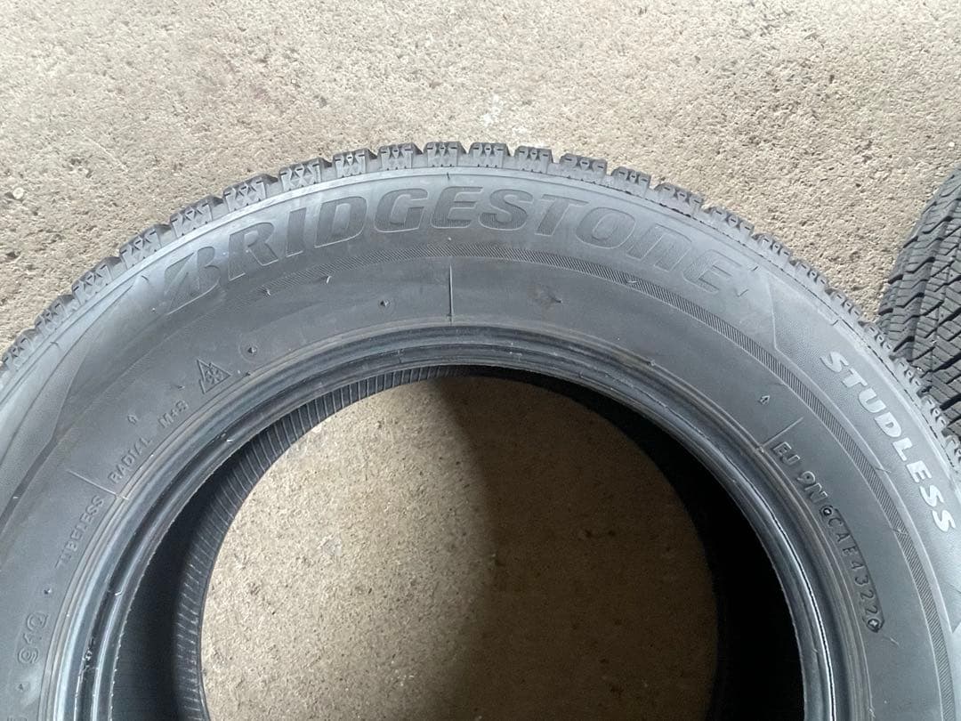 ✦送料込✦ブリヂストン　スタッドレスタイヤ　VRX2 195/65R15 2本