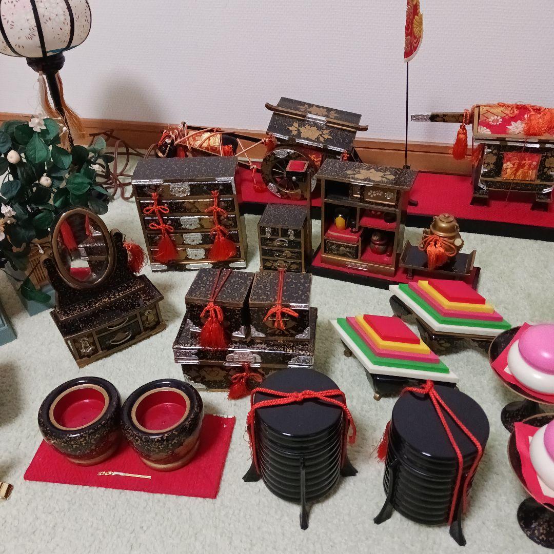 桐箱入り雛人形　七段飾り