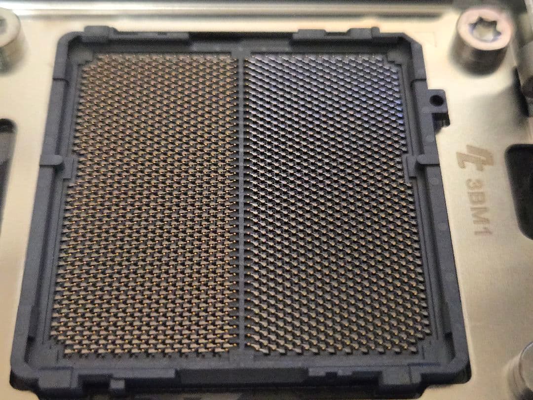 Ryzen 7 7800X3DとX670E Steel Legendのセット