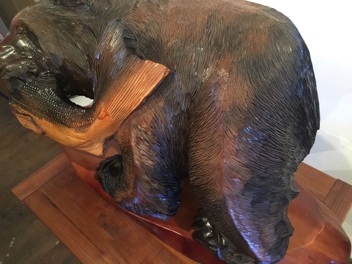 巨大熊の木彫り Handmade wooden Bear Hokkaido