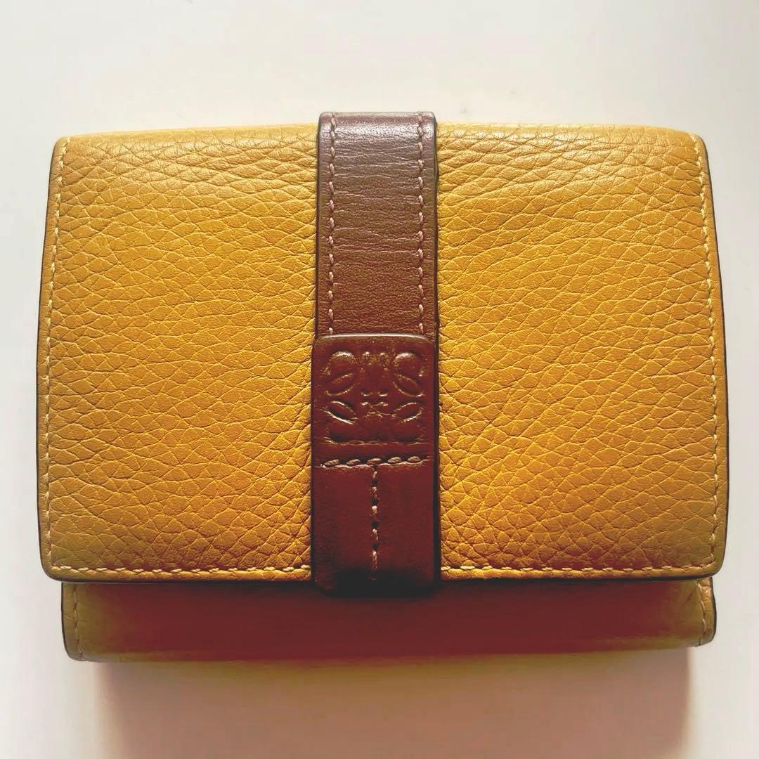 美品❁⃘LOEWE(ロエベ)トライフォールドウォレット三つ折り財布❁⃘イエロー系