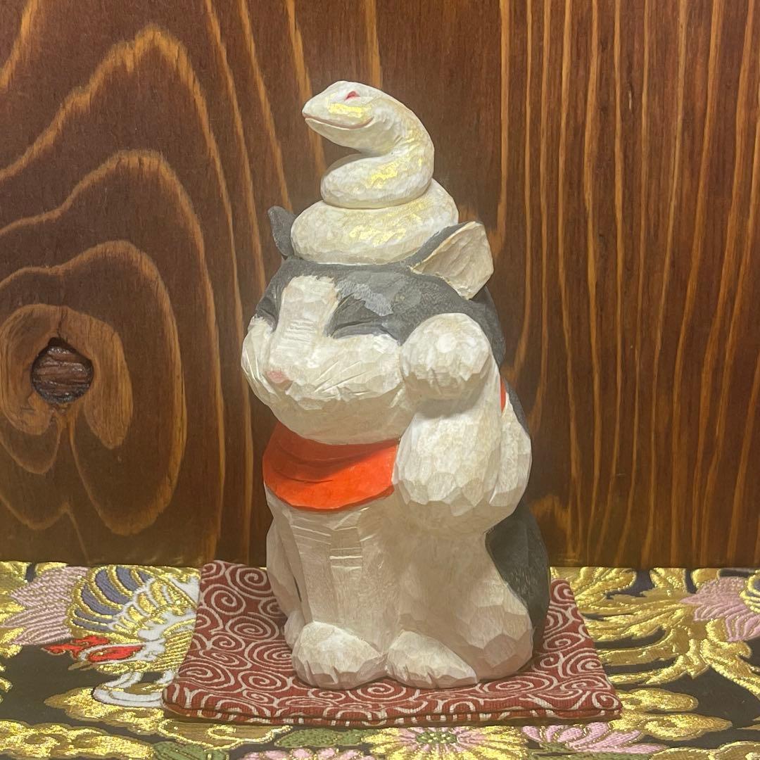 テコチチ【願いが叶う】財運を招く白蛇と猫｜井波彫刻 招き猫 楠 野中願児作