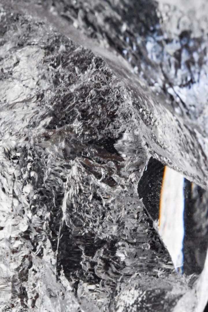 ガネーシュヒマール ラパ産 剥離痕に覆われたライトスモーキークォーツ02