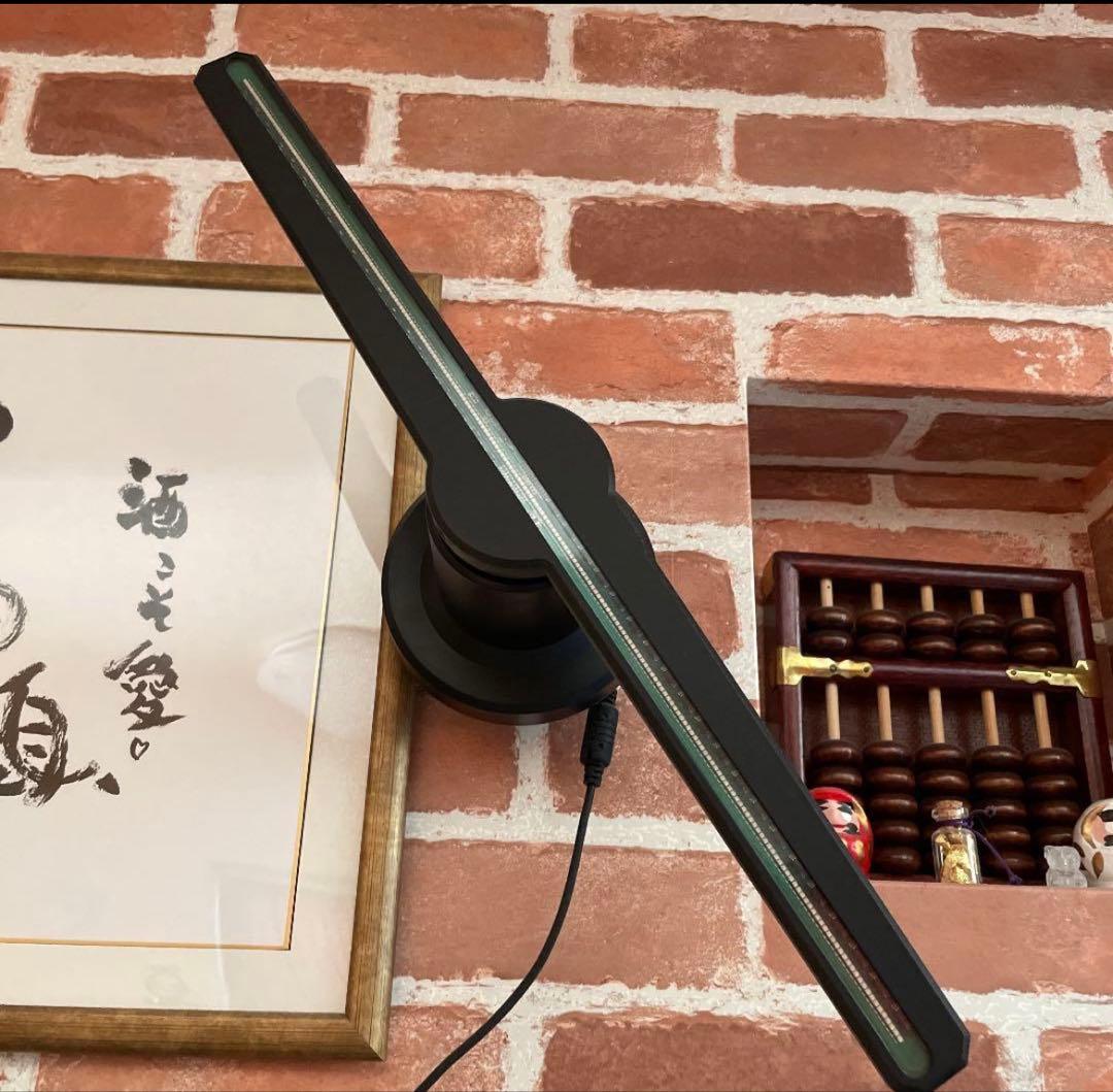 ３D ホログラム　ディスプレイ