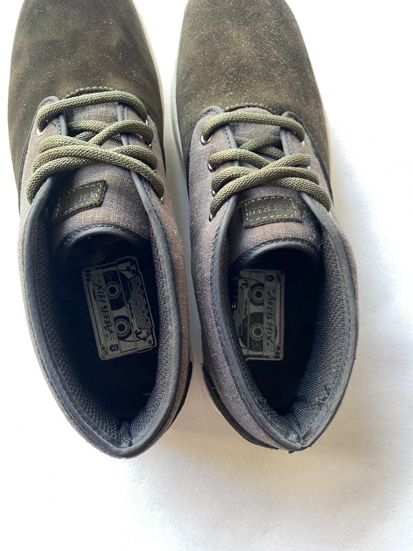 新品未使用　AREth BULIT スニーカー