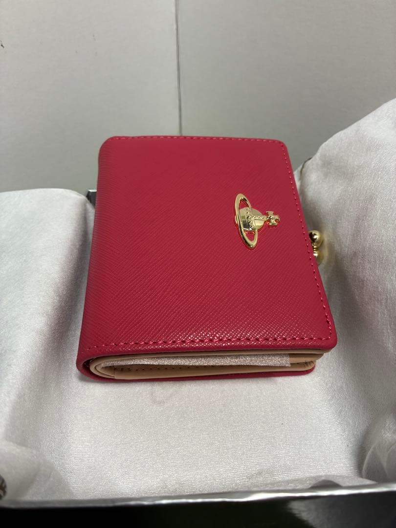 オシャレ【新品】　Vivienne Westwood　二つ折り財布 ピンク