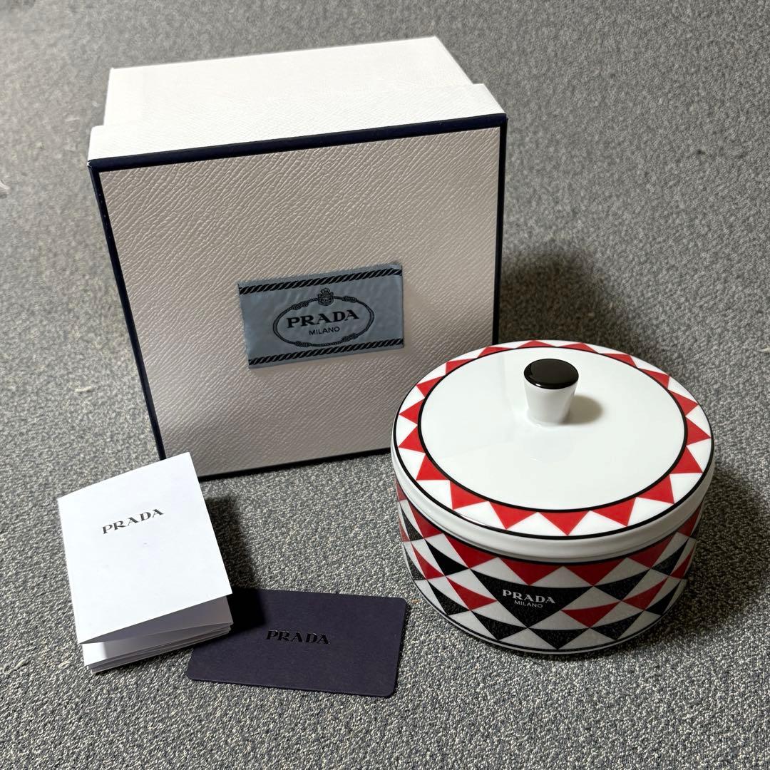 PRADA ポーセリン ボックス