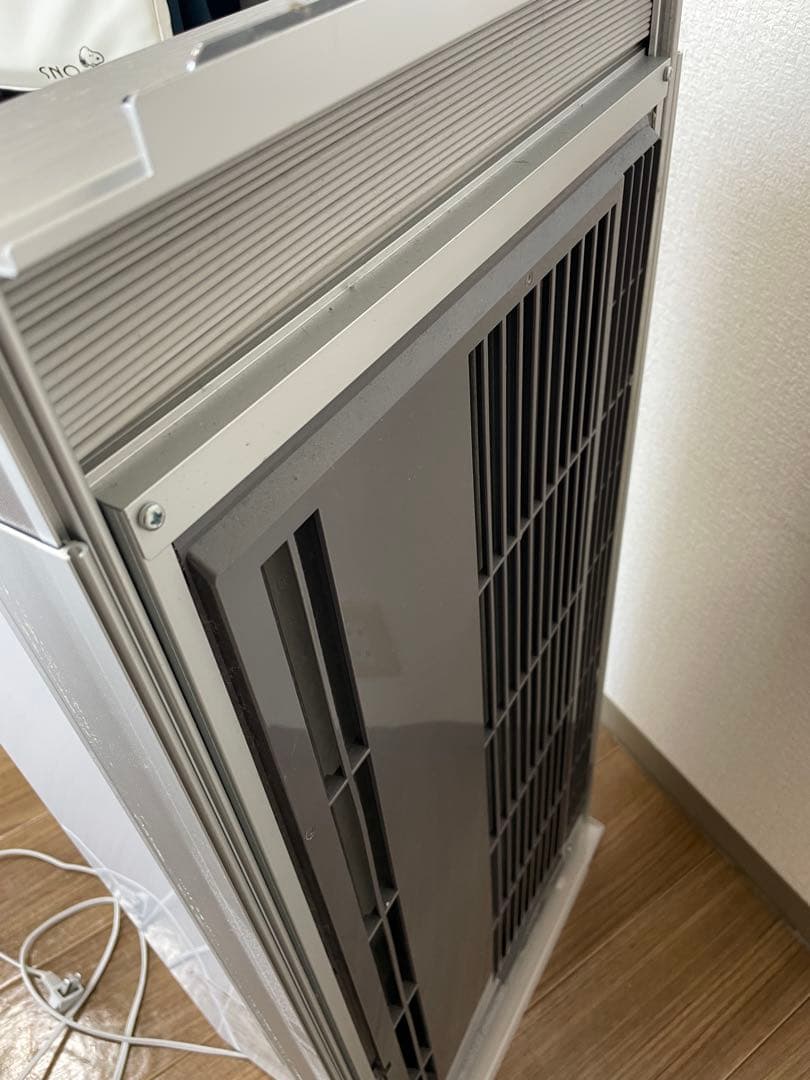 窓用エアコン ホワイト 冷暖房機能付き