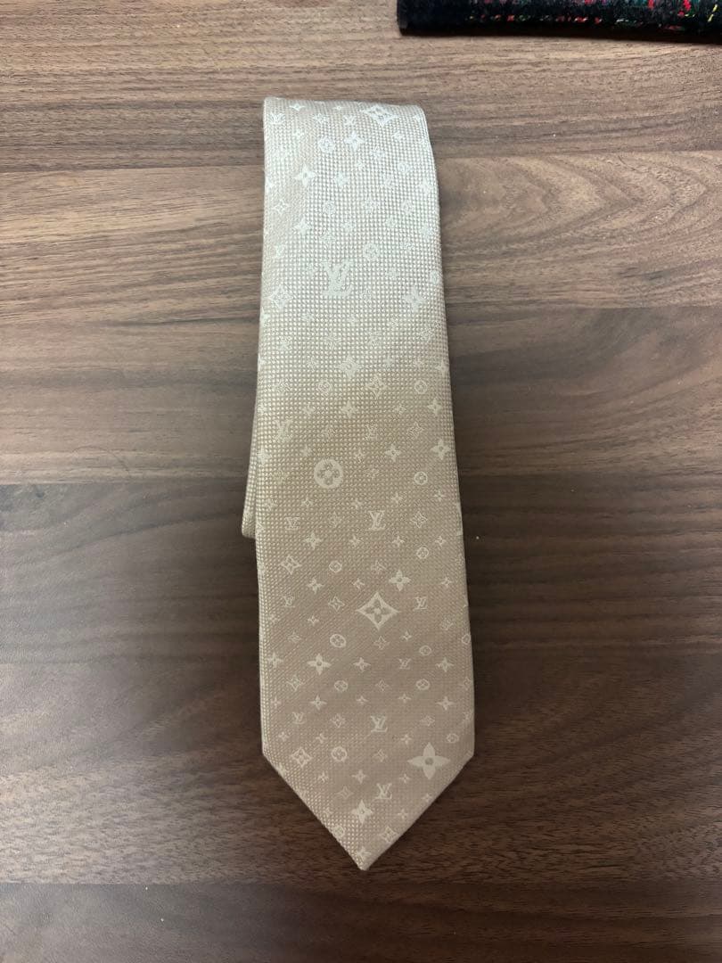 LOUIS VUITTON ベージュ ネクタイ