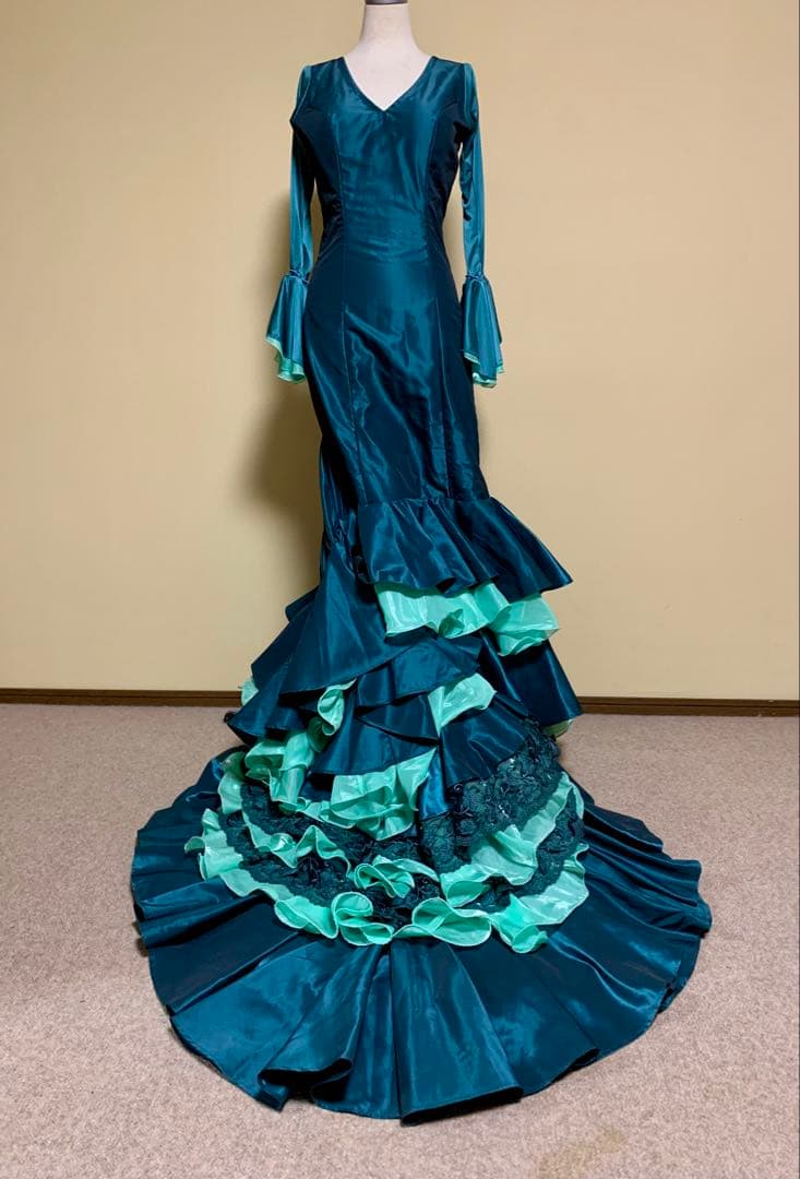 フラメンコ衣装　バタデコーラ ブルーグリーン✖️ターコイズブルー