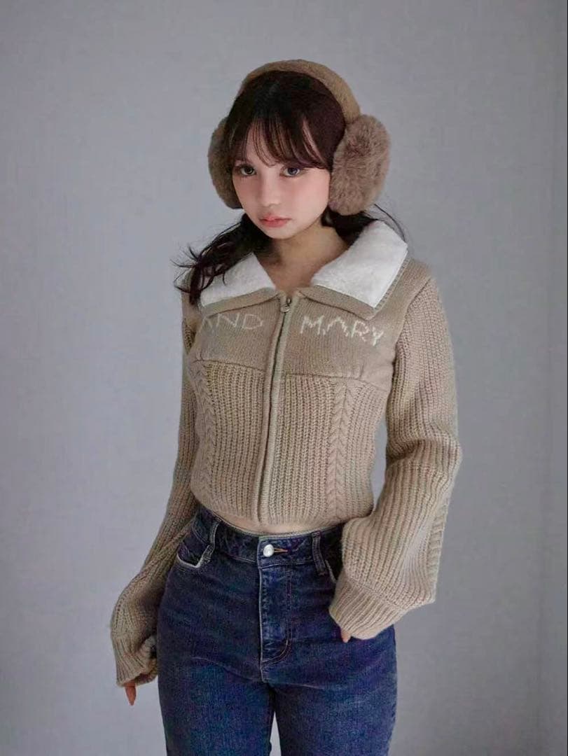 Mary logo zip tops andmary ベージュ ニット