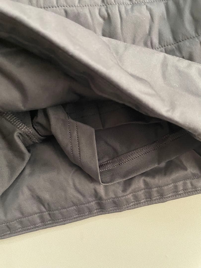 新品　激安　定価35200円　アディダスゴルフ　中わた　セットアップ　L