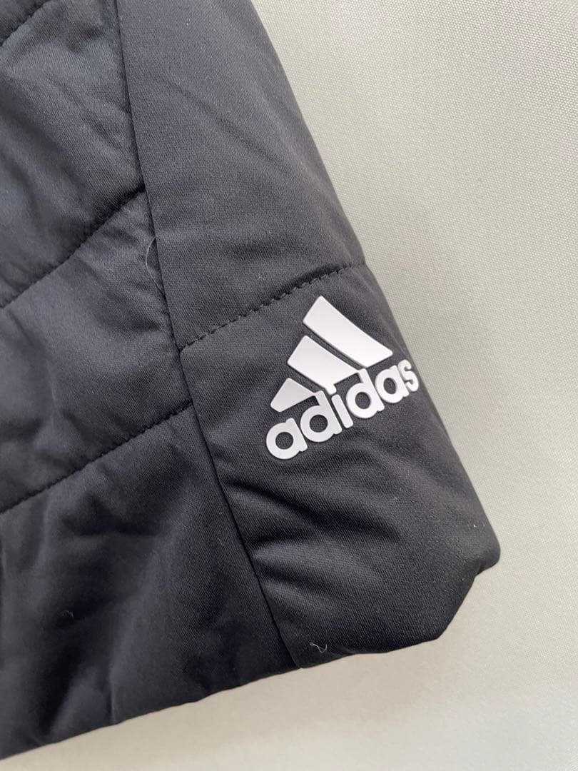 新品　激安　定価35200円　アディダスゴルフ　中わた　セットアップ　L