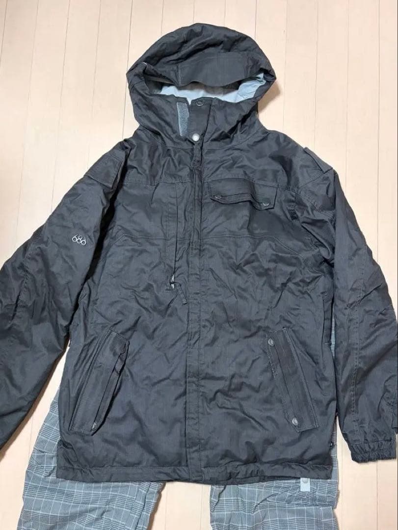 し*げ様 スノーボードウェアセット（黒ジャケット・グレーのチェックパンツ）