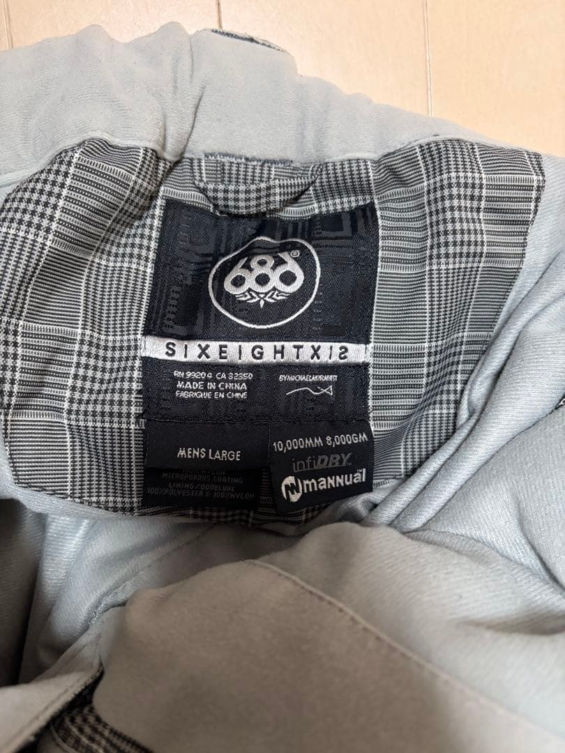 し*げ様 スノーボードウェアセット（黒ジャケット・グレーのチェックパンツ）