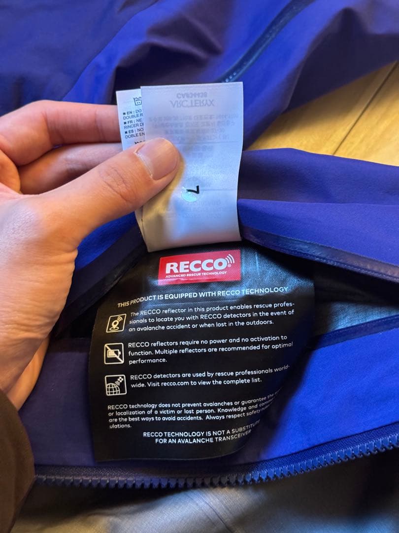 スペシャル Arc’teryx x Palace Alpha SV M パレス青