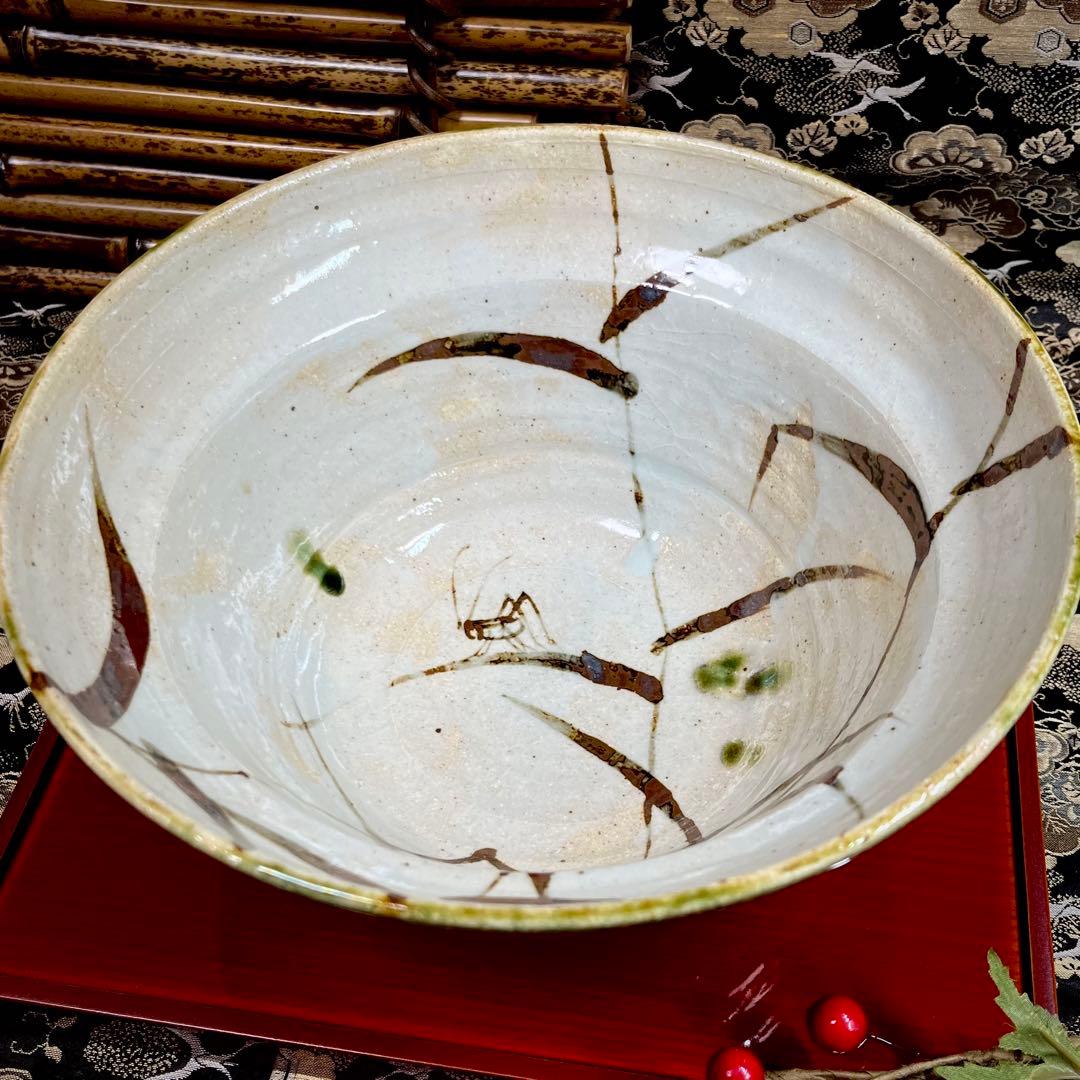 【秋の風情】 中垣連次 魯山人写し 織部 秋草虫文 八寸兜鉢 大鉢 深鉢 盛り鉢