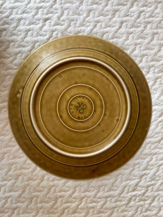 クイストゴー　レリーフ24cmプレート