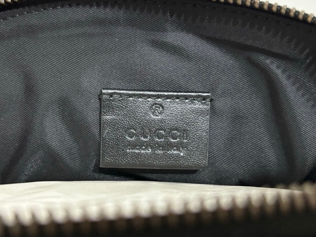 【新品】GUCCI ブラック レザーポーチ　型番625544