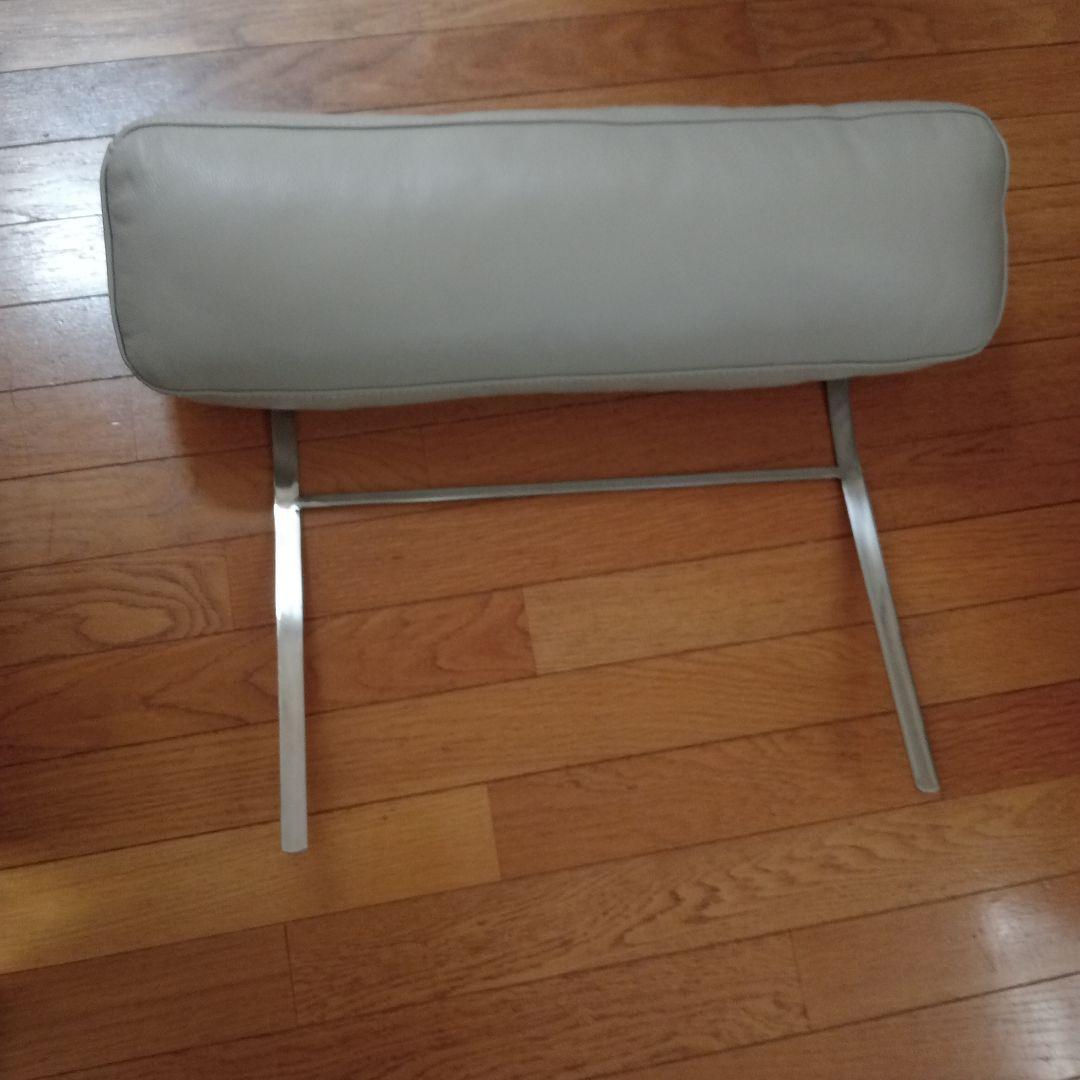 アクタス　ライトグレー レザーソファの　ヘッドレスト（牛革）