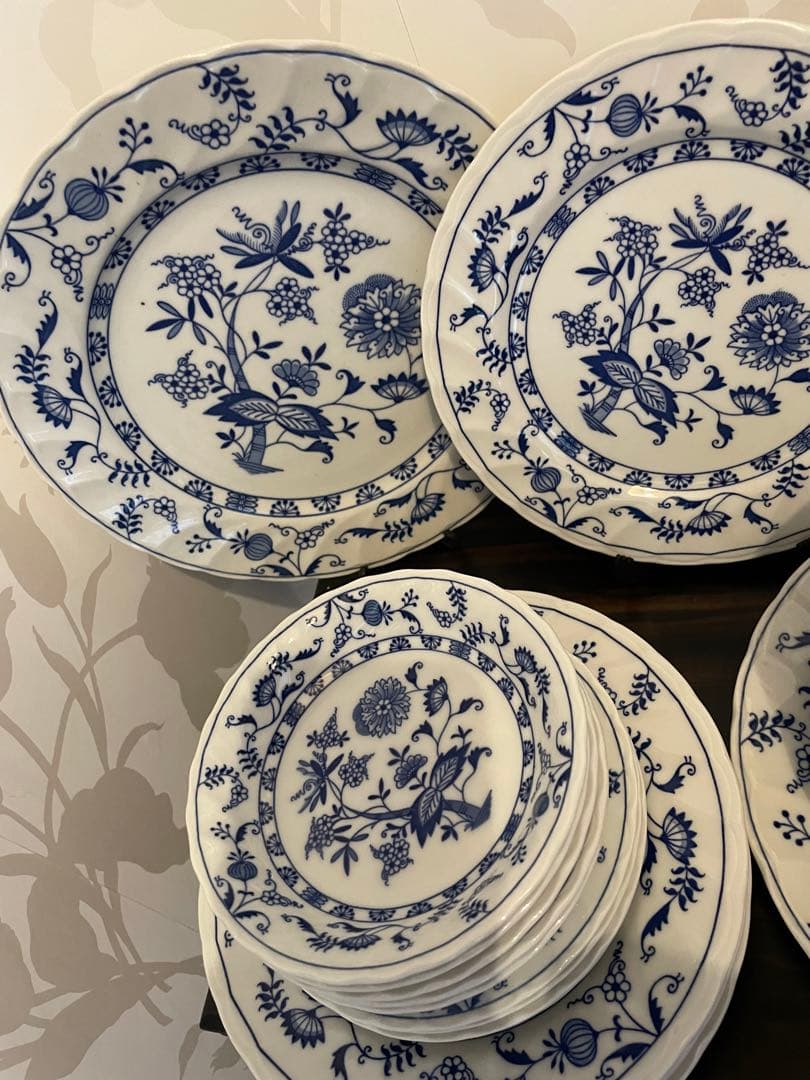 新品　Blue Elbe by Tanyo ブルーエルベ 皿　ボタニカル柄　28