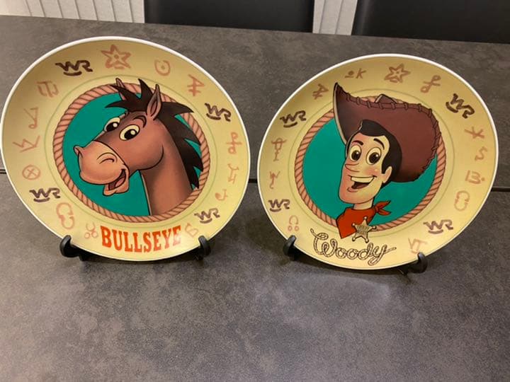 最終大幅値下げ！　トイストーリー　限定300個皿　ラウンドアップPixar レア