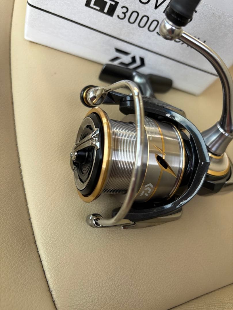 DAIWA LUVIAS LT3000S-CXH スピニングリール