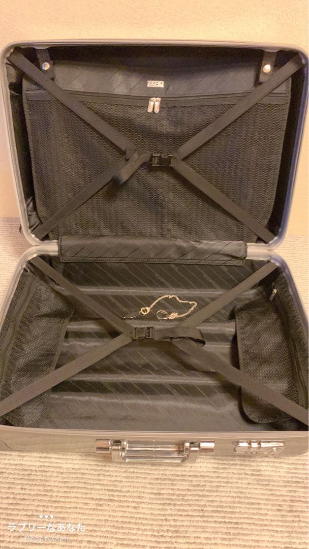 ZERO HALLIBURTON キャリーケース 4輪 59L シルバー