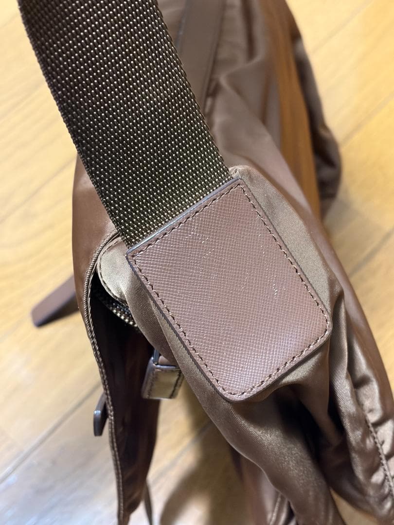 PRADA　ブラウン メッセンジャーバッグ ナイロン製