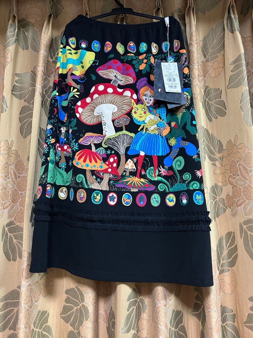 【新品＊タグ付き❣️】TOKUKOプルミエヴォル＊スカート(ペチコート付き)