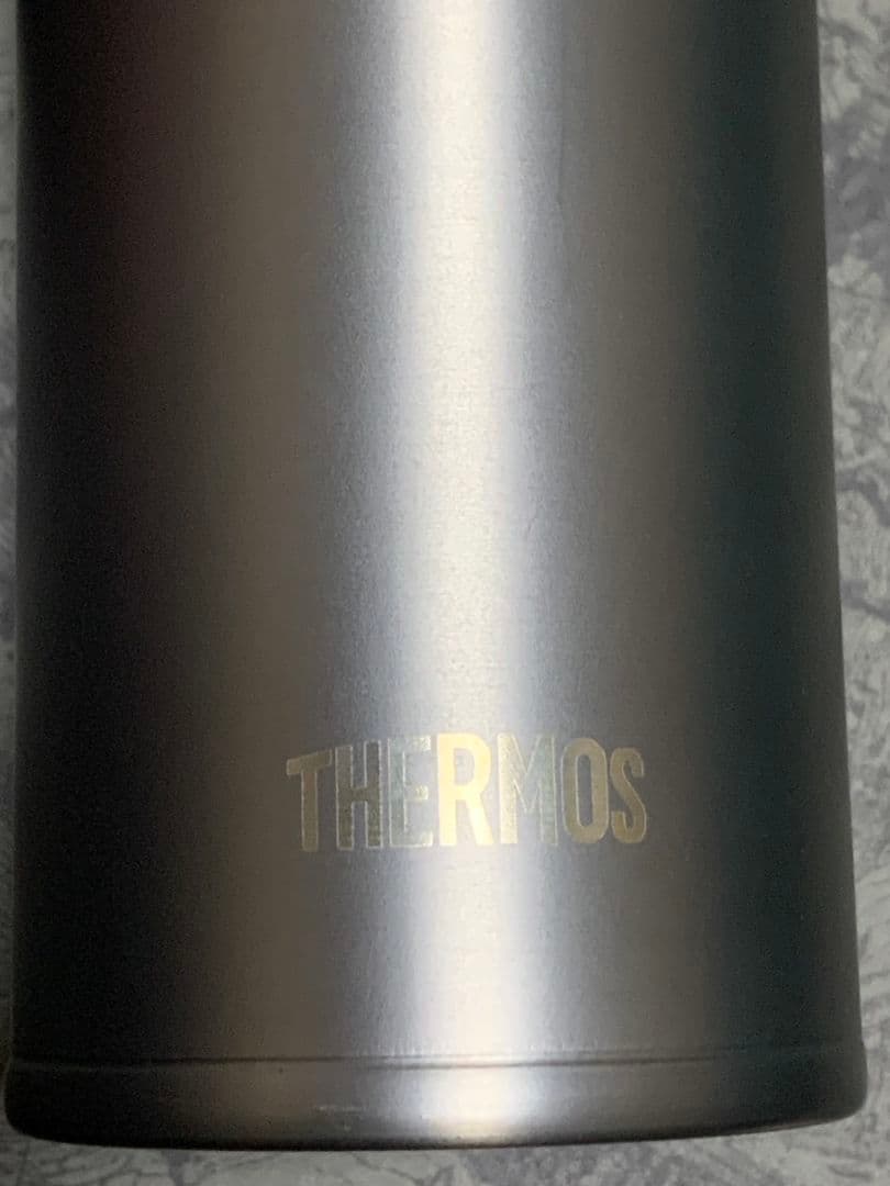 シルバー真空断熱水筒